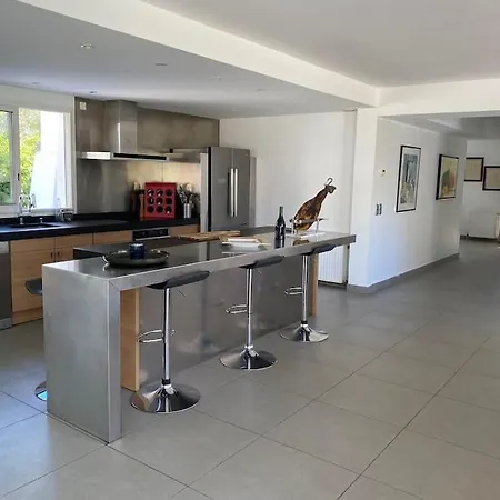 Au Coeur De La Pinede Avec Piscine Privee Villa