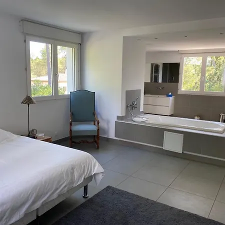 Au Coeur De La Pinede Avec Piscine Privee Villa *