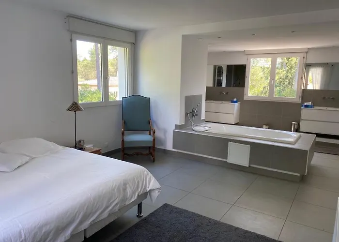 Au Coeur De La Pinede Avec Piscine Privee Βίλα *